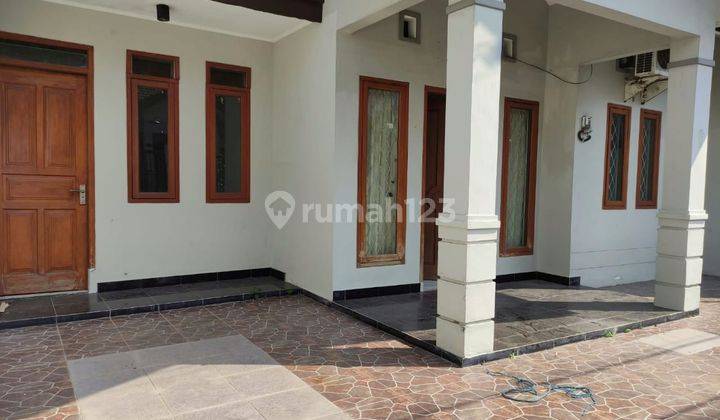 Rumah Bagus Nyaman Terawat di Taman Kopo Indah 3 1