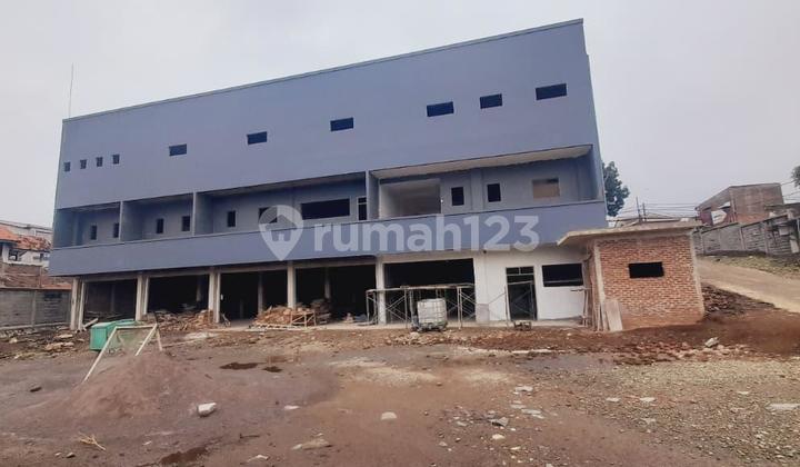 Strategic 2-story building on Jl Raya Amir Machmud, Cimahi. Strategic 2-story building on Jl Raya Amir Machmud, Cimahi.