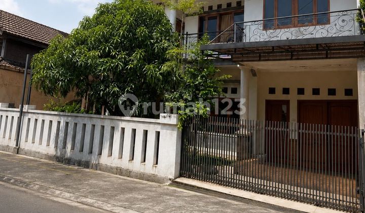 Rumah 2 Lantai Siap Huni di Bunga Bakung Cijawura Bandung