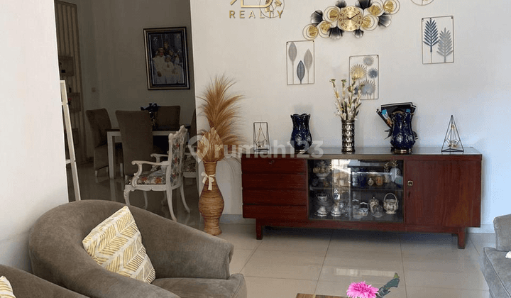 ruang tamu rumah dekat jakarta timur jual