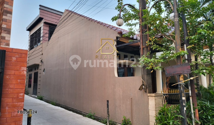 Two-story hook house in Rawalumbu Bekasi, Free Teak Furniture. 2