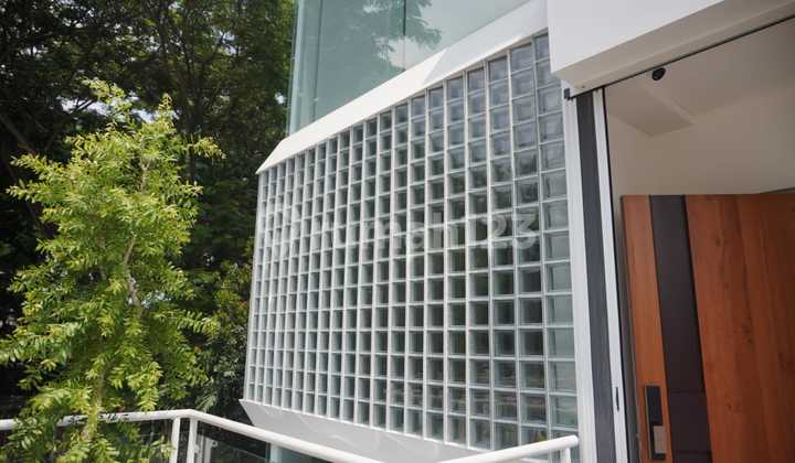 Rumah Hoek Siap Huni Full Furnish di Pik - Dekat Tol 2