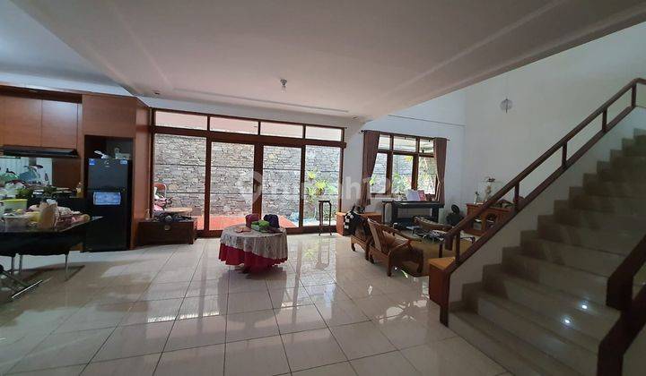 Rumah Bangunan Lama Terawat Dalam Cluster di Hegarmanah Bandung 1