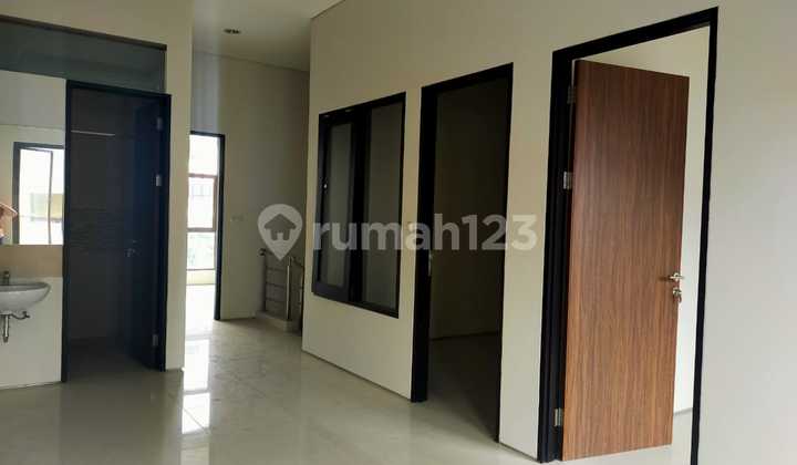 Beautiful Ready-to-Live House in Batununggal Indah Complex, Bandung 2
