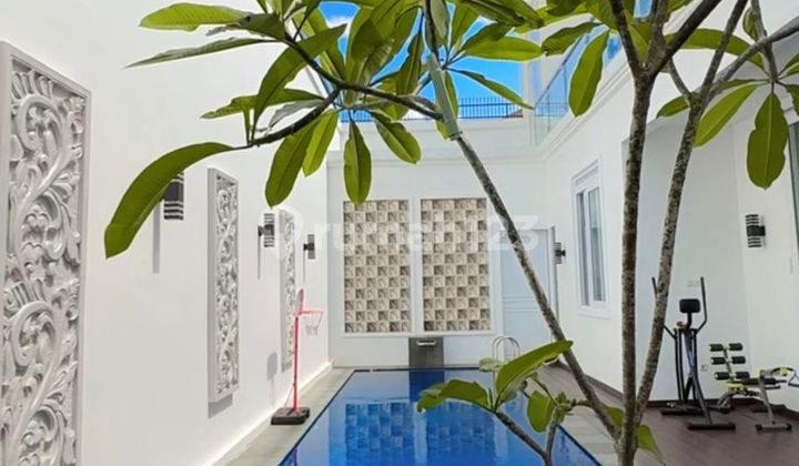 Rumah Bagus Semi Furnish Mainroad di Batununggal 2