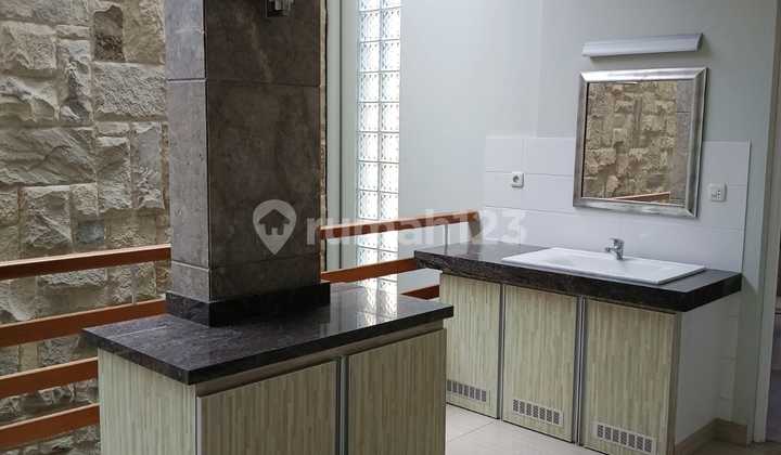 Dijual Rumah Bagus 2 Lantai Di Kota Baru Parahyangan 