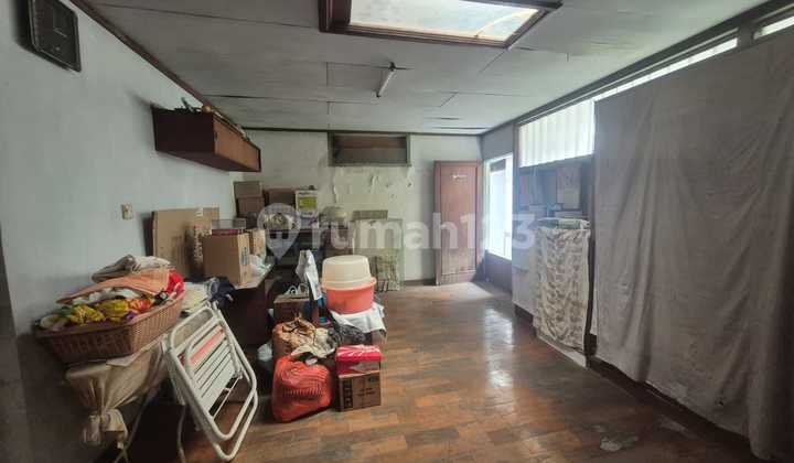 Well-Maintained Old House Land Only Calculation in Balong Gede, Bandung City Well-Maintained Old House Land Only Calculation in Balong Gede, Bandung City