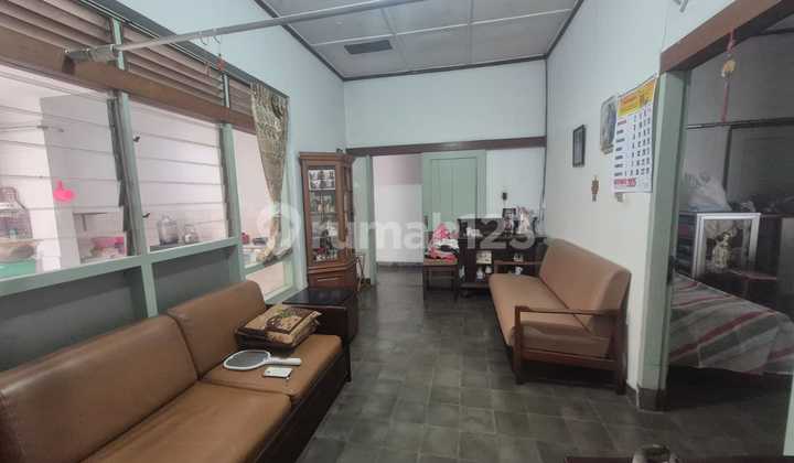 Well-Maintained Old House Land Only Calculation in Balong Gede, Bandung City Well-Maintained Old House Land Only Calculation in Balong Gede, Bandung City