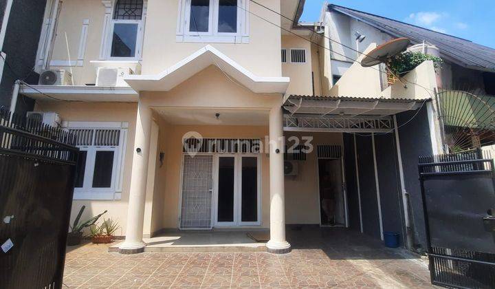 Rumah Ditebet Carport 2 Mobil, Dekat Dgn Taman, Harga Terjangkau 1