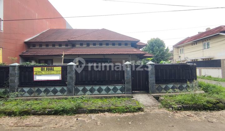 Rumah Hook dengan Tanah Luas, Strategis dan Terjangkau di Griaya Bintara Indah Rumah Hook dengan Tanah Luas, Strategis dan Terjangkau di Griaya Bintara Indah