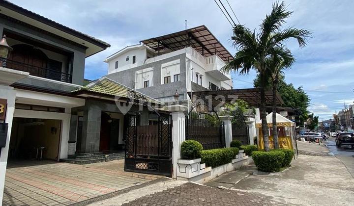 Disewakan Rumah Besar Utk Tinggal/kantor Di Tebet 2