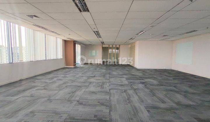 Ruang Kantor Dikawasan Pusat Bisnis Jakarta Selatan 2