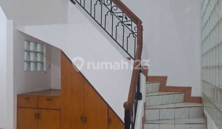 Affordable Sale: Taman Surya 5 House, Fronting the Park, West Jakarta 2