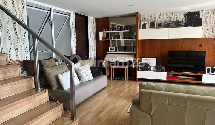 DIJUAL RUMAH 3 LANTAI FULL FURNISHED DI CITRA 6 DIJUAL RUMAH 3 LANTAI FULL FURNISHED DI CITRA 6