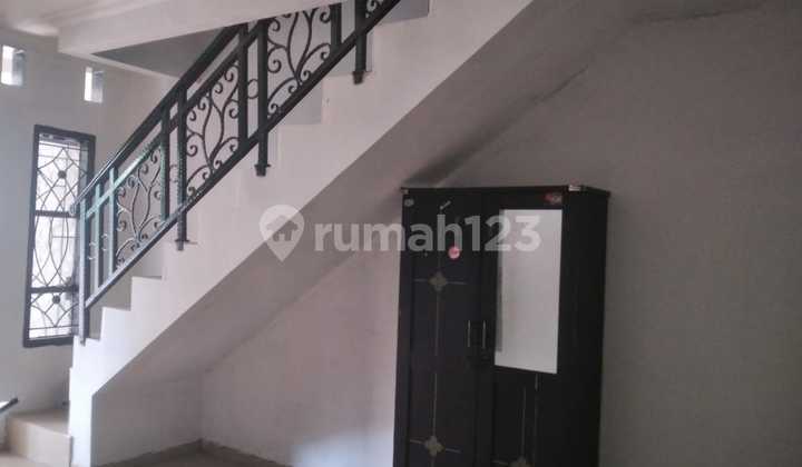 DIJUAL RUMAH 2 LANTAI BISA KPR DI PERUM MUTIARA TAMAN PALEM  2