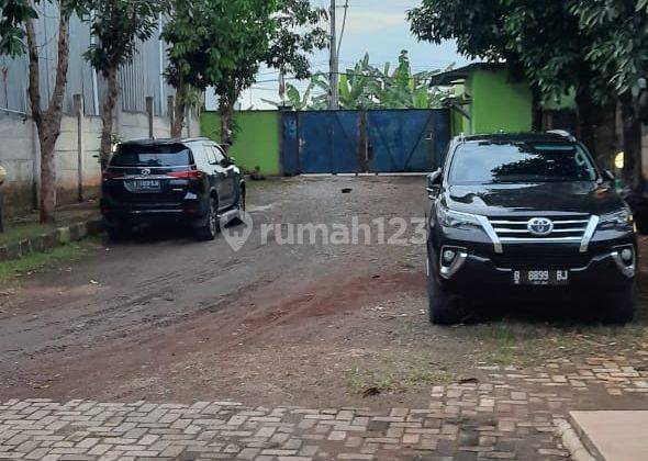 Dijual Cepat Murahh*

Pabrik plastik Cimanggis Depok
msh beroperasi

- LT 3430
- LB 1800
- PLN 550.000 watt
- Akses kontainer
- SHM
-dekat lap Golf Emeralda
- podomoro golf
-Tol Jagorawi  km 19
- 5 menit ke tol cimanggis
- Strategis 7