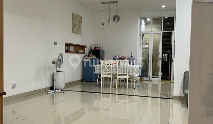 Dijual/Sewa Rumah 2 Lantai Semifurnish Duta garden Beverly Hills 