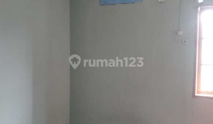FOR SALE 2-STORY READY-TO-OCCUPY HOUSE IN MUTIARA TAMAN PALEM HOUSING COMPLEX, WEST JAKARTA 2