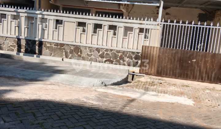 Dijual - Rumah Taman Surya 2, Jakarta Barat (Cocok Investasi)