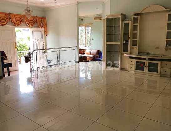 DIJUAL ATAU DISEWA RUMAH HOOK LOKASI STRATEGIS DI TAMAN SURYA  2