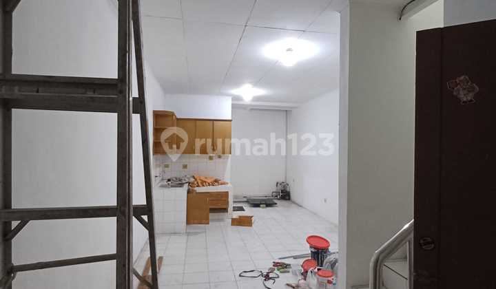 Disewa Rumah 2 Lantai di Taman palem lestari 1