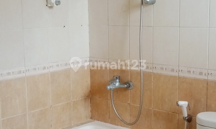 Disewakan Rumah 2 Lantai Siap Huni Furnished di City Resort 2