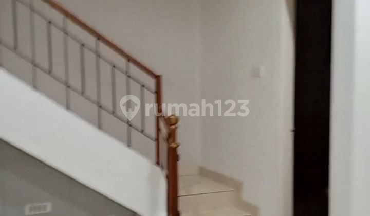 Disewakan Rumah 2 Lantai Siap Huni Furnished di City Resort Disewakan Rumah 2 Lantai Siap Huni Furnished di City Resort