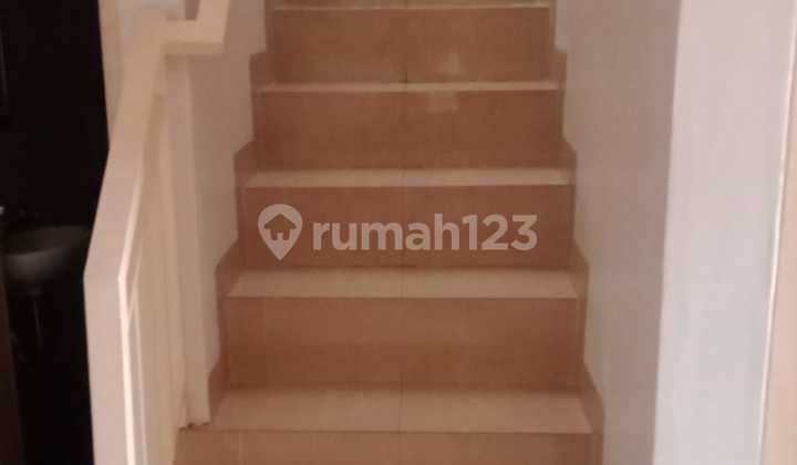 DIJUAL RUMAH SEMI FURNISH KOMPLEKS ROYAL LIVING SEPATAN TANGERANG 2
