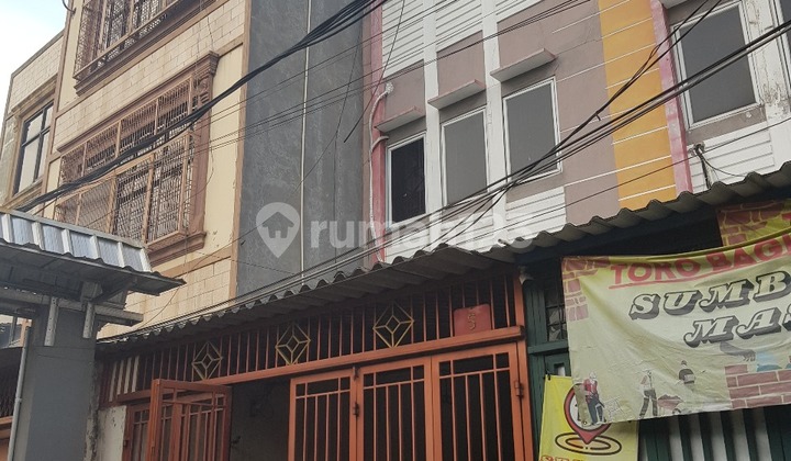 FOR SALE 3.5-STORY SHOPHOUSE READY TO OCCUPY IN JELAMBAR, WEST JAKARTA