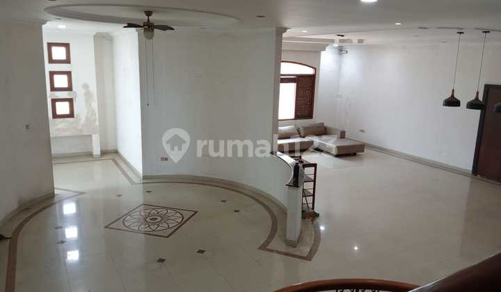 DIJUAL TURUN HARGA RUMAH MEWAH 3 LANTAI DI TAMAN SURYA 2