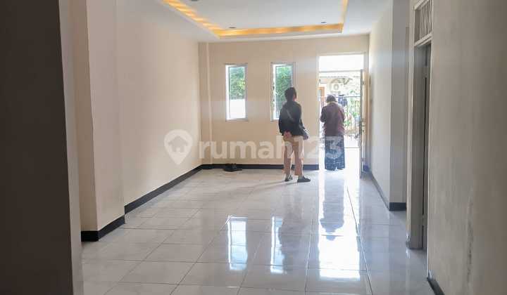 DIJUAL RUMAH BAGUS 2 LANTAI DI TAMAN SURYA 