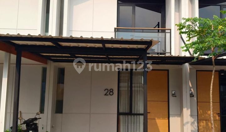 Luxury House 2 in Lippo Karawaci Tangerang Near Lippo Mall