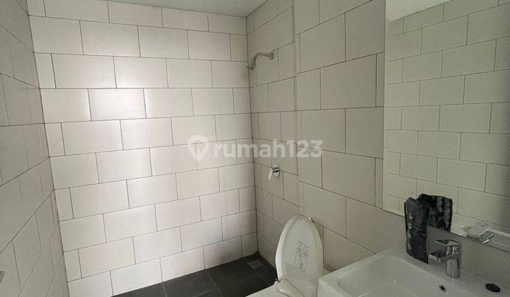 For Sale 2 Bedroom Lexington Residence Apartment 3