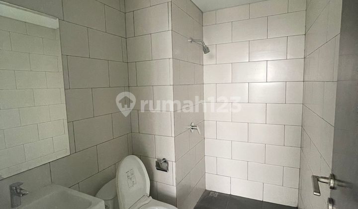 For Sale 2 Bedroom Lexington Residence Apartment 8