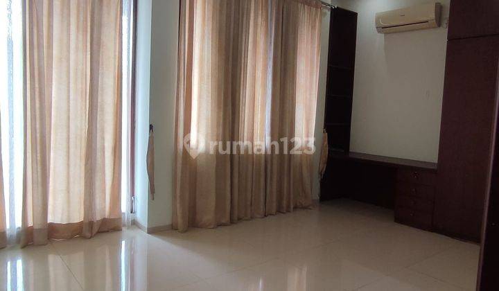 For Rent 5 + 2 Bedroom House In Jl. Permata Intan Iv No.11 2