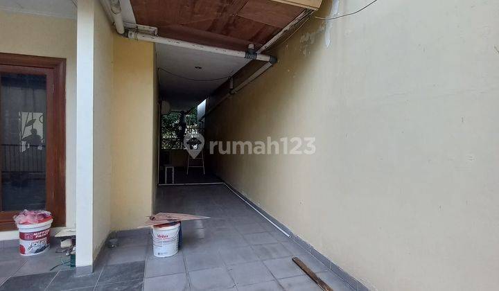 Disewakan Rumah 2 Lantai Kawasan MegaKuningan Jakarta Besar Bagus 14