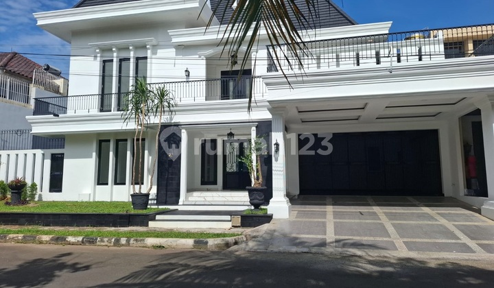 Rumah Ada Swimming Pool di River Park Bintaro Jaya