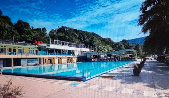 Kolam Renang dgn lokasi yg indah 1