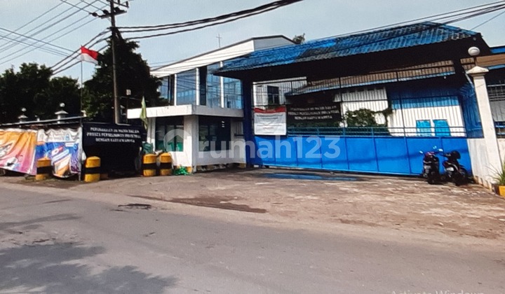 Ex-factory warehouse in Gresik, East Java