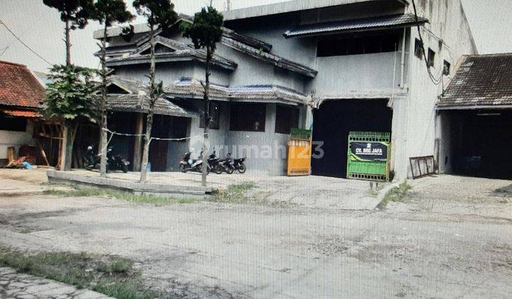 Rumah dan ruang usaha gudang dll 3