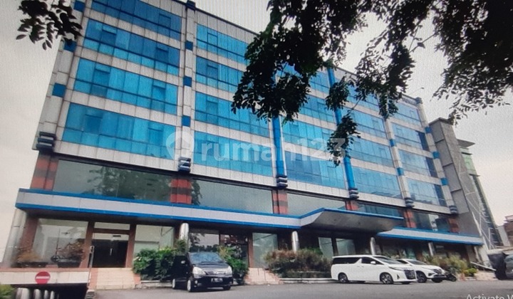 Gedung Perkantoran di Buncit Raya
