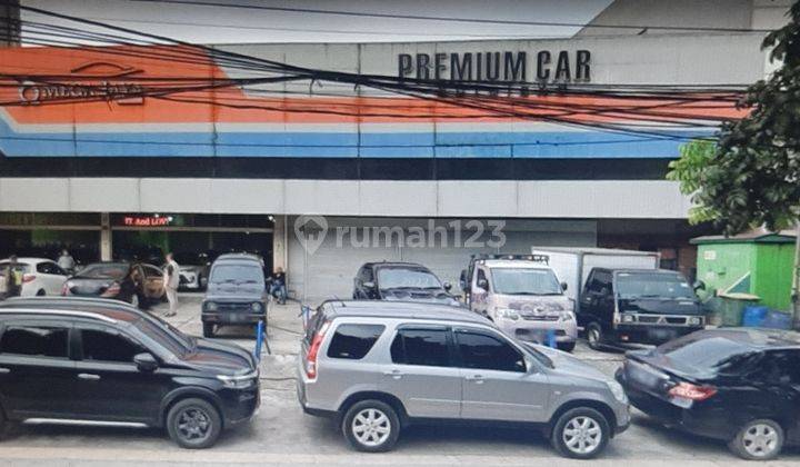 Shoroom dan Bengkel Mobil  1