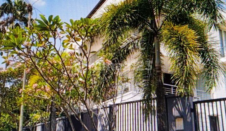 Rumah Mewah 3 Lantai Sentul 2