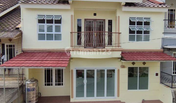 Rumah Cantik Siap Huni di Green Apple 1