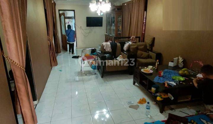 Rumah Terawat Hanya 1 M di Pojok Utara, Cimahi 2