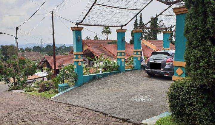 Rumah Villa Kawasan Sejuk di Istana Bunga, Lembang 2