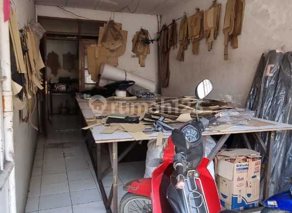 House Suitable for Convection Business in Taman Kopo Indah 2 2