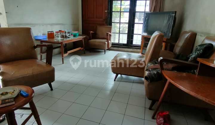 Land Measurement House Hook Near Main Road in Taman Kopo Indah 1 2