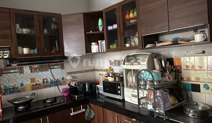 Rumah Bagus Semi Furnished Jamin Nyaman di Mekar Wangi 2