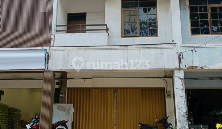 Hot Deal! Strategic Shophouse in Taman Holis Indah 1